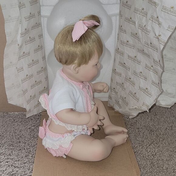 Ashton Drake Galleries "Cute As A Button" Porcelain Doll Titus Tomescu 1993 Vtg - Picture 11 of 16